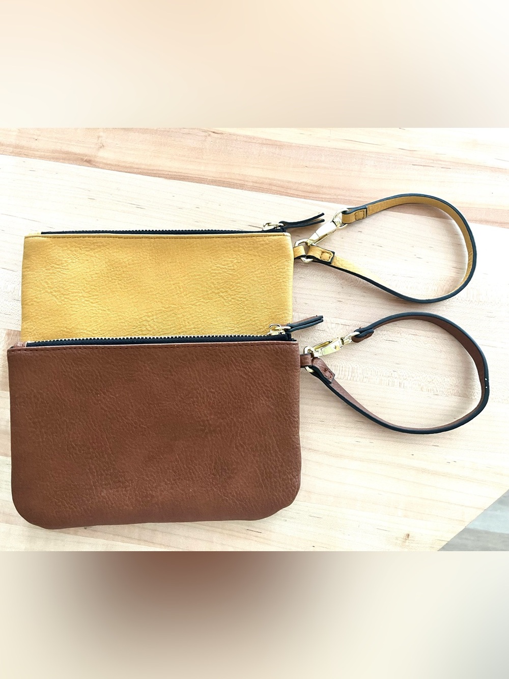 Steve Madden Y2K Brown & Yellow Wristlet Set (2)